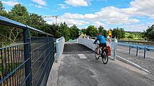 Ein erfolgreiches Projekt des Landkreises aus 2023: Freie und sichere Fahrt für den Radfahrverkehr gibt es auf dem neu ausgebauten ...