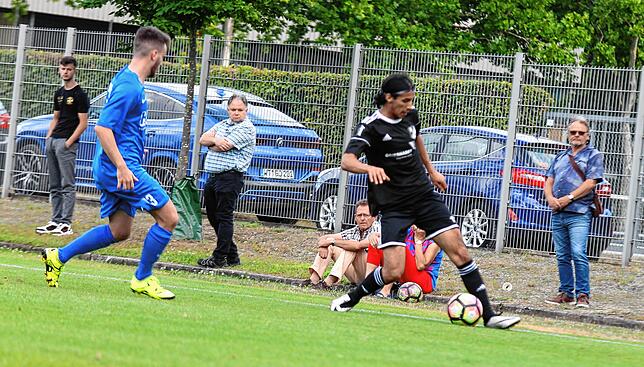 Bild 3: Klare Niederlage für SV 08 Laufenburg im Testspiel beim SV Weil &ndash; und wir haben Bilder!