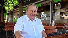 OB-Kandidat Dieter Baldauf im Lammgarten in Friedrichshafen.