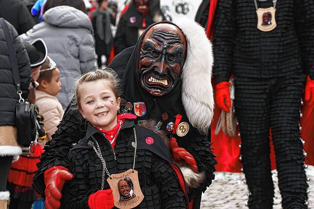Bild 12: Schmutziger Donnerstag in Donaueschingen: Kinderumzug zieht alle Blicke an – Die Bilder!