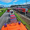 Die Oberleitung auf der Strecke wurde beschädigt. Rettungskräfte evakuieren daher fast 100&nbsp;Fahrtgäste aus einem Zug.