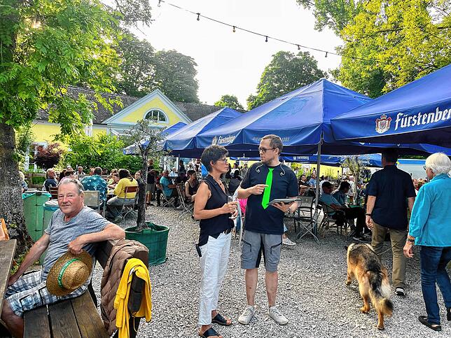Bild 14: Zurück beim Publikum: Die Bregi House Band liefert ein fulminantes Comeback im Park