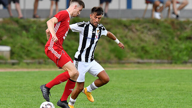 Heimauftakt: Felix Zölle (rechts) erwartet mit Aufsteiger SV 08 Laufenburg morgen, 15.30 Uhr, den SV Kirchzarten zum ersten Heimspiel in ...