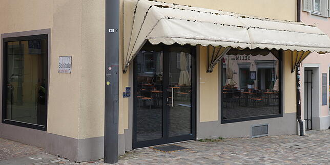 Katzgasse 2: Hier war jahrzehntelang Mode Schönig domiziliert. Die Betreiber haben Ende März ihren Laden geschlossen.