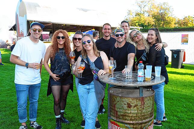 Bild 15: Konstanz: Elektro-Festival am See: Tausende singen, tanzen und feiern auf dem Gute-Zeit-Festival