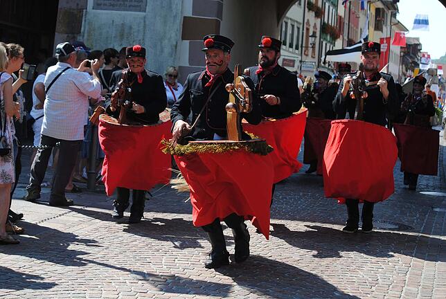 Bild 30: Bilder vom Jubiläumsumzug der 550. Waldshuter Chilbi mit 2000 Teilnehmern