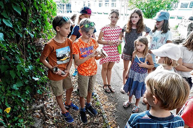 Die Suche nach der Zeitkapsel war besonders spannend für die Kinder und Jugendlichen.