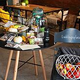 Der Dekotisch im Marktgeflüster war zunächst als Abstandstisch gedacht, nun passt er perfekt ins Ambiente.