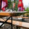 Kein Biergartenwetter: Im Südwesten soll es in den kommenden Tagen nass werden.