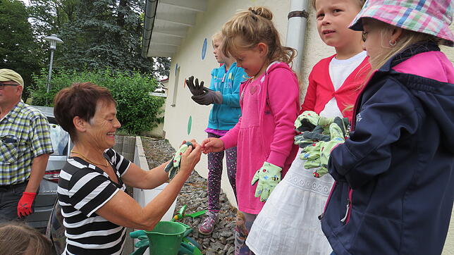 Die sogenannten Schottergärten haben sich in den vergangenen Jahren rasant ausgebreitet. Im Kindergarten St. Ruchtraud in Allmendshofen ...