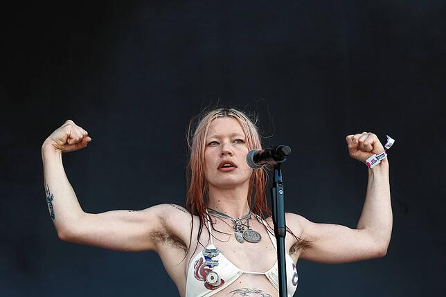 Bild 1: Southside Festival 2025: Der Auftritt von Wet Leg in Bildern
