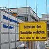 Schüler und Kollegium müssen sich weiter in Geduld üben: Der Baustellenbetrieb am Bildungszentrum in Markdorf wird sich etliche Monate ...