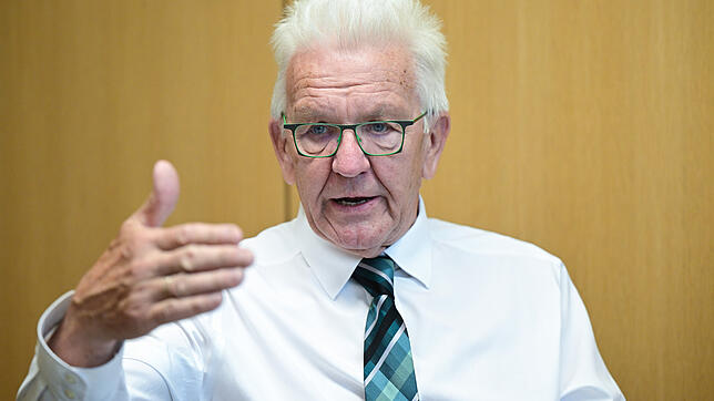 Keiner ist bekannter in der Landesregierung, trotzdem bekommt Winfried Kretschmann nicht die besten Noten.