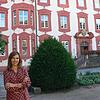 Kulturreferentin Susanna Heim vor Schloss Bonndor, dem Kulturzentrum des Landkreises Waldshutf.