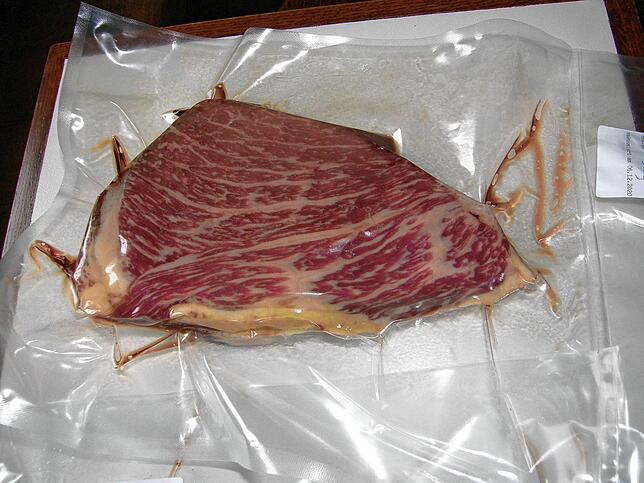 Ein Bratenstück: Das Besondere am Fleisch der Wagyus ist die starke Marmorierung mit Fett im Muskelfleisch.