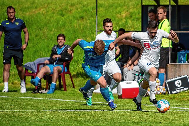 Bild 14: SV Buch düpiert den FC Erzingen und nimmt beim 2:1-Sieg die Punkte mit &ndash; und wir haben Bilder!