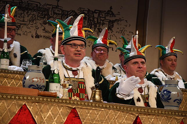 Die Hohe Grobgünstige Gerichtsbarkeit mit Narrenrichter Jürgen Koterzyna (links).