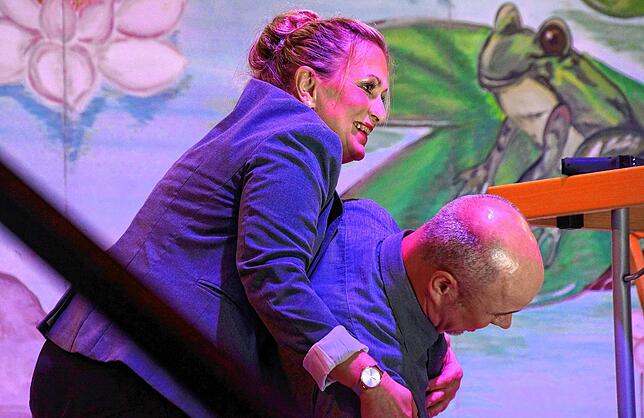Bild 12: Bunter Abend der Froschenzunft Quak Quak in Hoppetenzell 2024 &ndash; Bilder vom Freitagabend