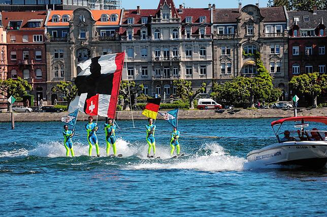 Bild 19: Spektakulär! Die besten Fotos der Wasserski-Show im Konstanzer Trichter