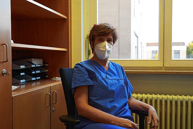 Ingeborg Christoph hat die Pflegeleitung auf der Intensivstation inne. Ihre größte Sorge ist es derzeit, den Dienstplan zu füllen.