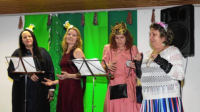 Die Prinzessinnen sind auf der Suche nach ihrem Prinzen (von links): Andrea Bächle, Simone Villringer, Roberta Rampazzo und Angelika ...