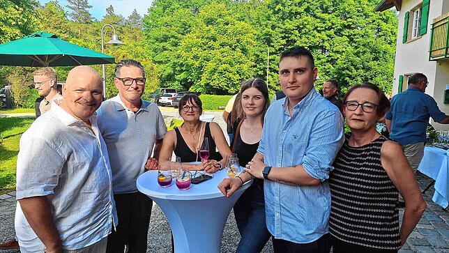 Bild 11: Glückliche und satte Gäste: Die erste Küchenparty im Schenkenberger Hof war ein kulinarischer Erfolg