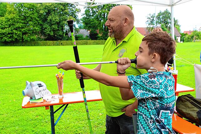 Bild 3: Ausgelassene Stimmung bei der beliebten Dorfhockete in Herdwangen