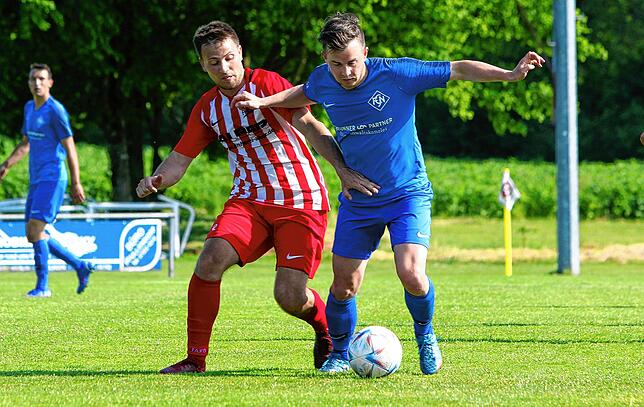 Bild 6: Die besten Bilder vom Duell zwischen FV Walbertsweiler-Rengetsweiler und FC Neustadt