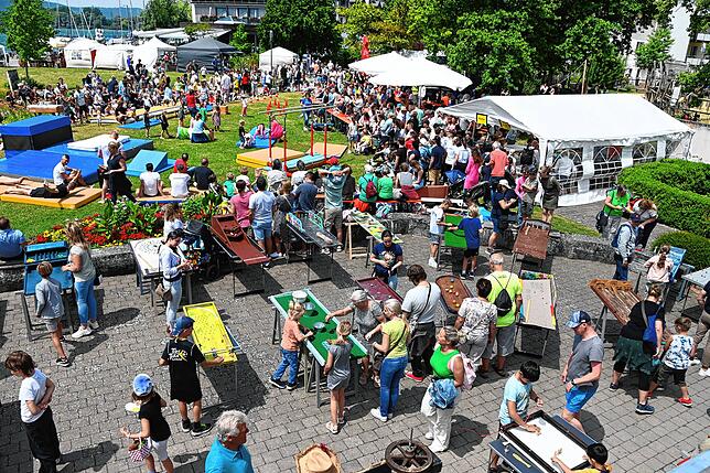 Bild 26: Bilder vom Hafenfest-Sonntag mit Turn-Show, Bürgermeister-Mutprobe und Flohmarkt (1)