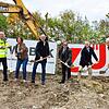 Spatenstich für das Gebäude in der Leipziger Straße: von links Joachim Dannecker, Gemeinderätin Anne Mühlhäußer, Oberbürgermeister Uli ...