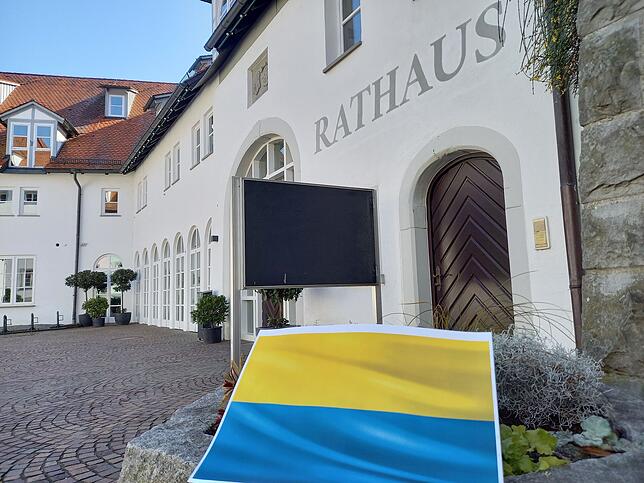 Im Markdorfer Rathaus wird die städtische Ukrainehilfe von Hauptamtsleiter Klaus Schiele koordiniert. 58 Geflüchtete haben sich bislang ...