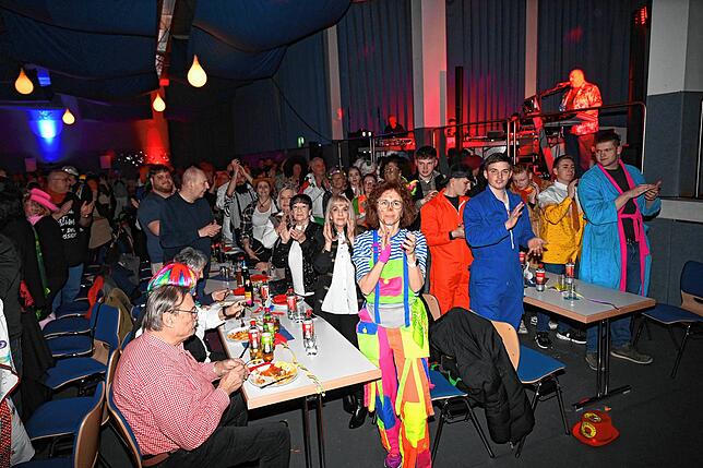Bild 31: Die besten Bilder vom Bunte Abend des Narrenvereins Schwanenmühle in Unterlauchringen!