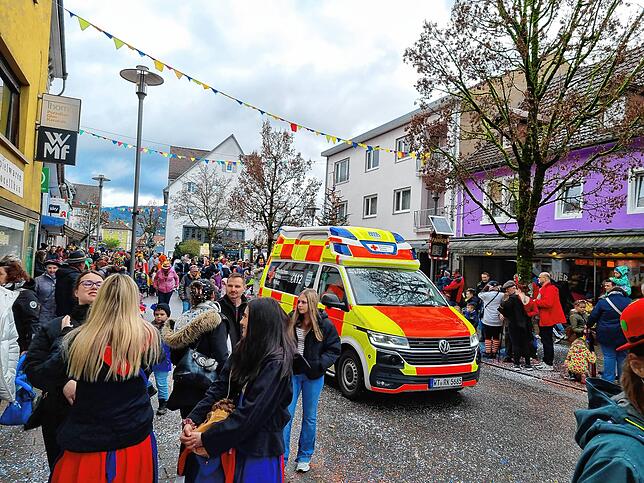 DRK beim Fasnachtsumzug 2024 in Wehr.