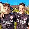 Am Ort, wo sie mit dem Fußballspielen begonnen haben: Sven (links) und Jan Faude vom SC Gottmadingen-Bietingen im Garten ihres ...