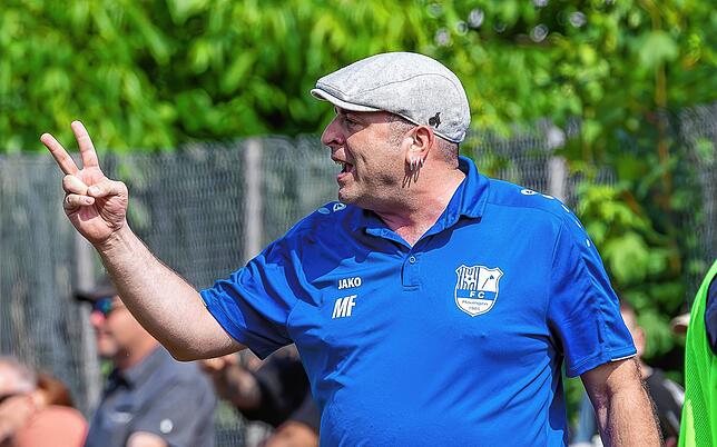 Zwei Gegentore tun weh: Trotz des 3:2-Heimsieges muss Trainer Mick Fahr vom FC Hauingen beim Rückspiel in Murg aufpassen. Die Treffer ...