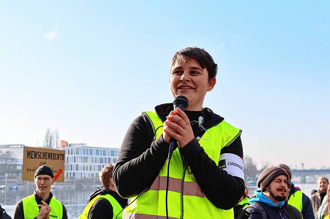 Bild 6: Demo vom Herosé-Park bis zum Stadtgarten: Konstanz geht auf die Straße – wir haben die Bilder!