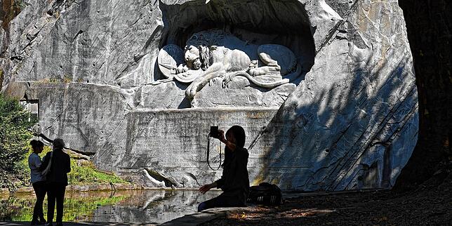 Das Denkmal in Luzern erinnert an das Massaker an Schweizergardisten am 10. August 1792 während der Französischen Revolution.