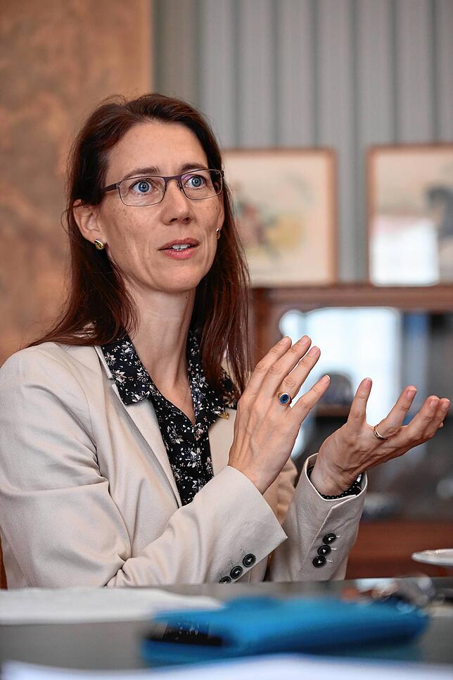 Bild 2: Frauen als Nachfolgerinnen in Familienunternehmen: Bettina Gräfin Bernadotte wurde schon mit 33 Jahren Geschäftsführerin der Mainau &ndash; wie sie Familie und Karriere unter einen Hut bekommt