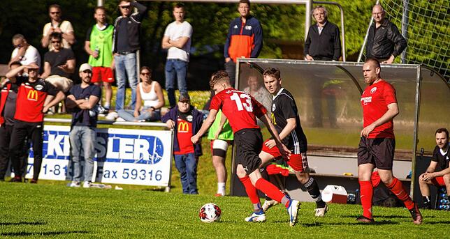 Bild 12: FC Wallbach besiegt den FC Hochrhein mit 1:0 &ndash; und wir haben Bilder!