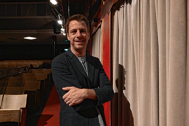 Jochen Frank Schmidt, Musical-Komponist und Co-Geschäftsführer des Gloria-Theater in Bad Säckingen hat viele Ideen für eine Umsetzung ...