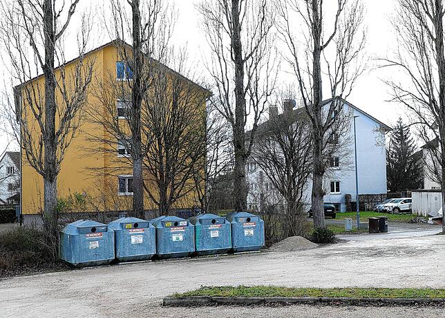 Die Wohnblöcke mit Einfachstunterkünften in der Schlesierstraße gehören der Stadt. Lange steht fest, dass diese saniert werden müssen. ...