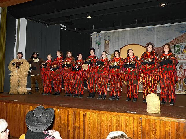 Bild 17: So bunt war der ‚Bär in der Bütt‘ in Bermatingen: Die besten Bilder vom traditionsreichen Event