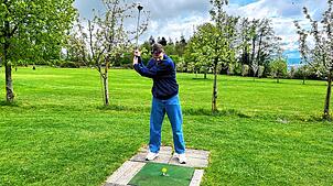 Swingolf ist dem herkömmlichen Golf sehr ähnlich. Ball, Schläger und die Spielweise sind jedoch mehr auf das breite Publikum ausgelegt, ...