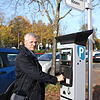 Ottmar Schneider aus Würzburg parkt am Busbahnhof. Auf dem Weg dorthin, hat er keine Hinweisschilder bemerkt.