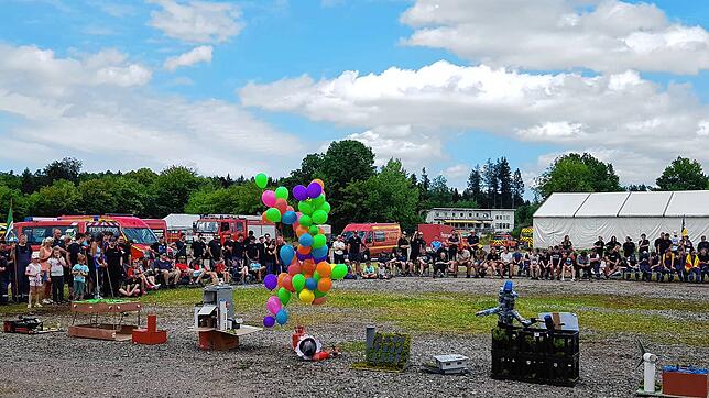 Annähernd 500 Kinder und Jugendliche sind beim Zeltlager der Jugendfeuerwehren aus dem Schwarzwald-Baar-Kreis am vergangenen Wochenende ...
