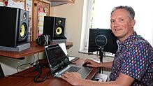 Frank Sauder komponiert elektronische Musik. Am 10. Juni 2023 plant er die Veranstaltung &bdquo;Livingelectrons&ldquo;.