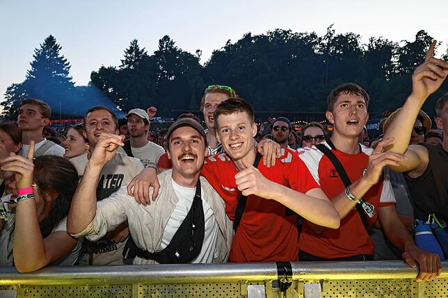 Bild 16: Erst Blümchen, dann K.I.Z.: Das feiern die Fans beim Campus-Festival