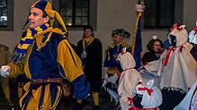 Des Letzkopfs neue Kleider zum Auftakt der Meßkircher Fasnet: Edler Samt, maßgeschneidert, frische Farben in Zimmer&lsquo;scher ...