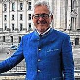 Der CDU-Bundestagsabgeordnete Lothar Riebsamen vor dem Reichstag in Berlin. Er verurteilt die Aussagen des Zusammenschlusses ...