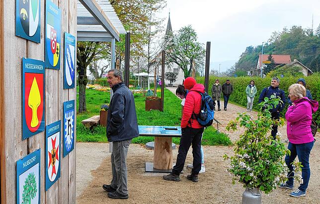 Im Uferpark haben die Teilorte einen eigenen Pavillon und informieren im Wechsel.